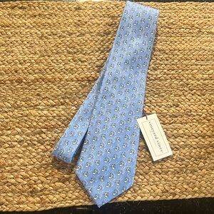 Vineyard Vines silk tie